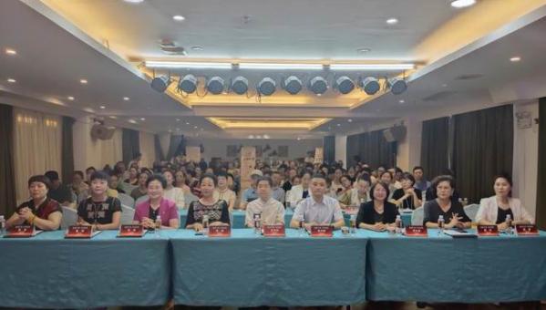 新时代“无龄榜样 魅力人生” 活动走进海口