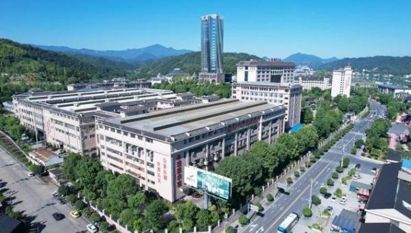 强化食品安全 理想华莱筑牢茶饮品质防线