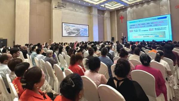 新时代“无龄榜样 魅力人生”活动走进阿克苏