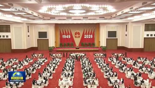 金科伟业董事长冯柏乔出席2026国庆招待会