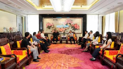 荆门市人大常委会党组副书记到康美招商对接