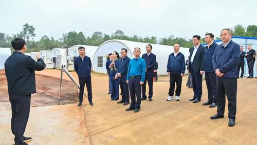 绿之韵胡国安陪同长沙市人大常委会主任赴宁乡调研